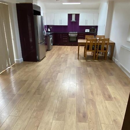 Big Room Rusholme With Tv And Private Bathroom-Parking&Wifi Manchester Kültér fotó