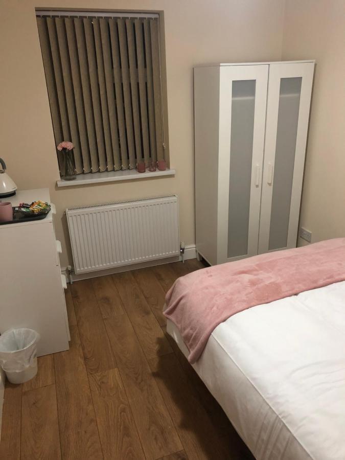 Big Room Rusholme With Tv And Private Bathroom-Parking&Wifi Manchester Kültér fotó