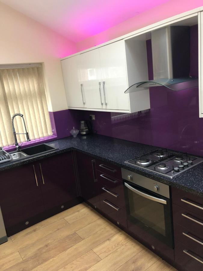 Big Room Rusholme With Tv And Private Bathroom-Parking&Wifi Manchester Kültér fotó