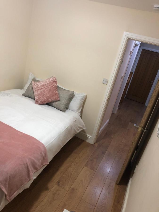 Big Room Rusholme With Tv And Private Bathroom-Parking&Wifi Manchester Kültér fotó
