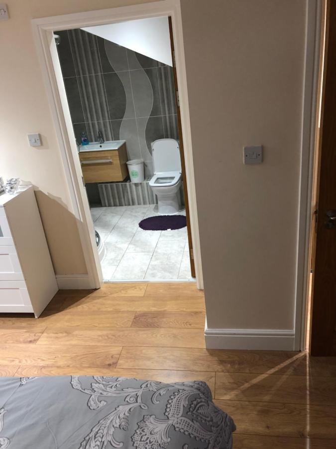 Big Room Rusholme With Tv And Private Bathroom-Parking&Wifi Manchester Kültér fotó
