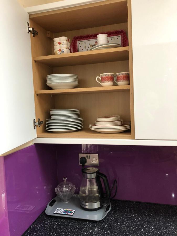 Big Room Rusholme With Tv And Private Bathroom-Parking&Wifi Manchester Kültér fotó