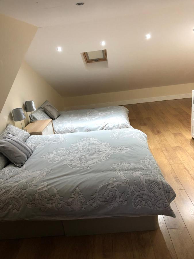 Big Room Rusholme With Tv And Private Bathroom-Parking&Wifi Manchester Kültér fotó