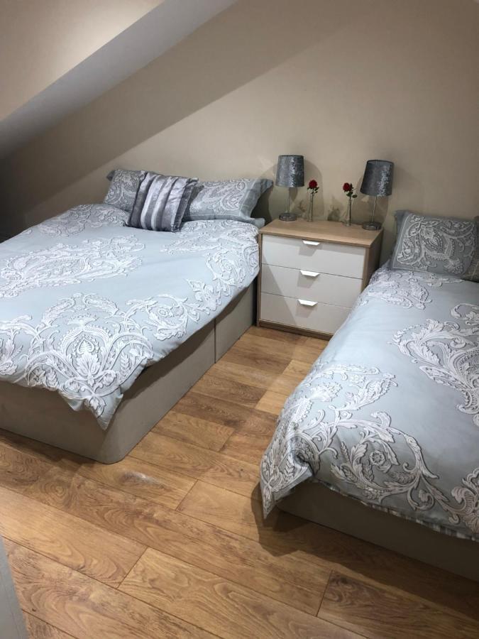 Big Room Rusholme With Tv And Private Bathroom-Parking&Wifi Manchester Kültér fotó