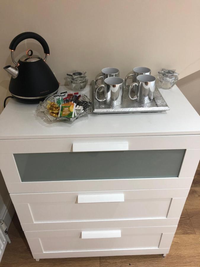 Big Room Rusholme With Tv And Private Bathroom-Parking&Wifi Manchester Kültér fotó