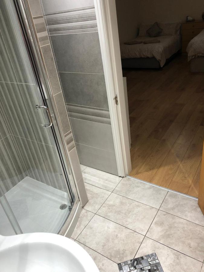 Big Room Rusholme With Tv And Private Bathroom-Parking&Wifi Manchester Kültér fotó