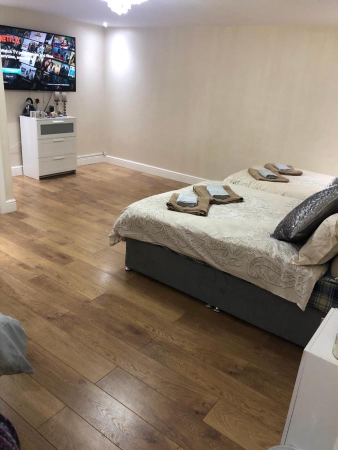 Big Room Rusholme With Tv And Private Bathroom-Parking&Wifi Manchester Kültér fotó