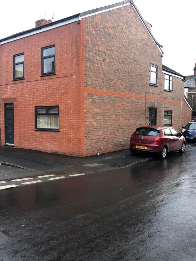 Big Room Rusholme With Tv And Private Bathroom-Parking&Wifi Manchester Kültér fotó