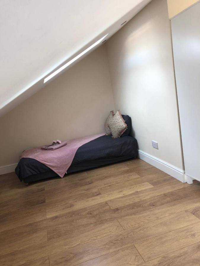 Big Room Rusholme With Tv And Private Bathroom-Parking&Wifi Manchester Kültér fotó