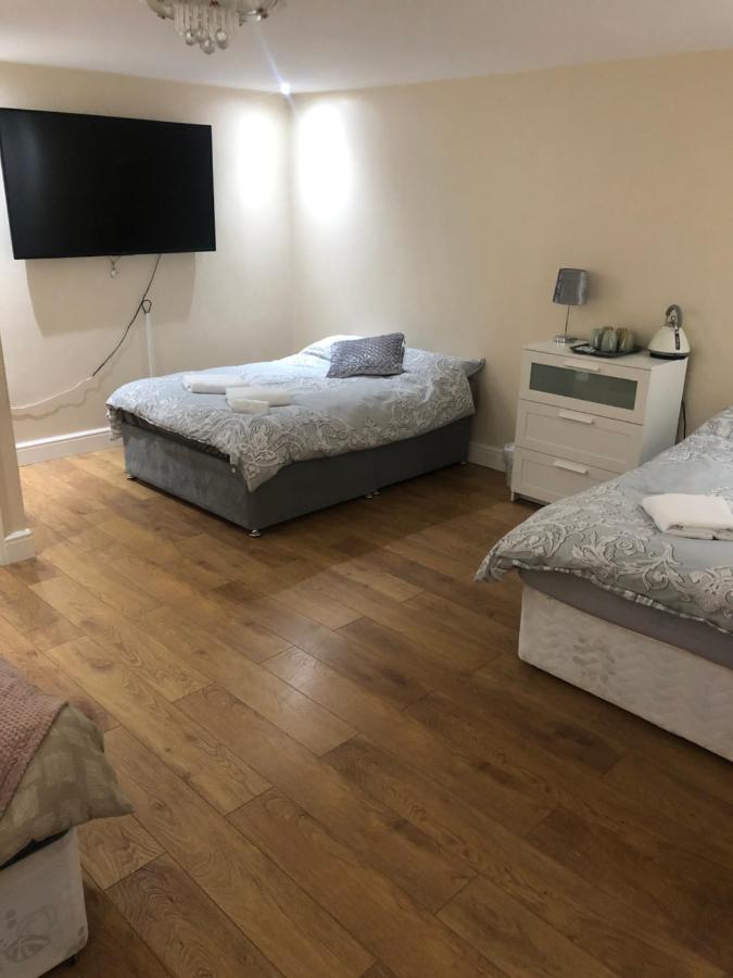 Big Room Rusholme With Tv And Private Bathroom-Parking&Wifi Manchester Kültér fotó