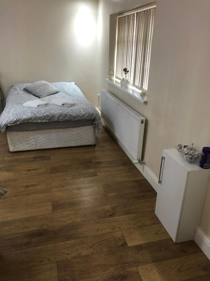 Big Room Rusholme With Tv And Private Bathroom-Parking&Wifi Manchester Kültér fotó