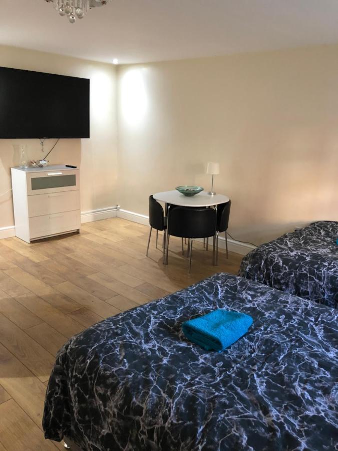 Big Room Rusholme With Tv And Private Bathroom-Parking&Wifi Manchester Kültér fotó