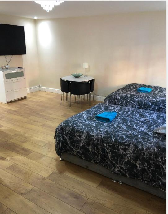 Big Room Rusholme With Tv And Private Bathroom-Parking&Wifi Manchester Kültér fotó
