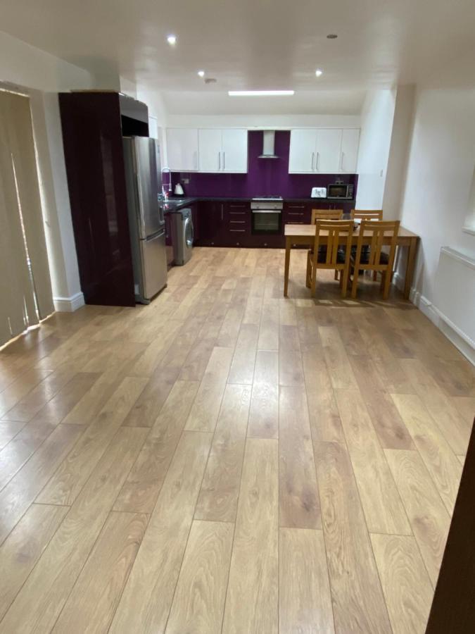 Big Room Rusholme With Tv And Private Bathroom-Parking&Wifi Manchester Kültér fotó
