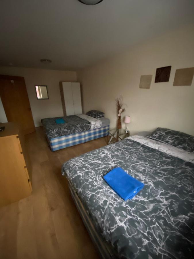 Big Room Rusholme With Tv And Private Bathroom-Parking&Wifi Manchester Kültér fotó