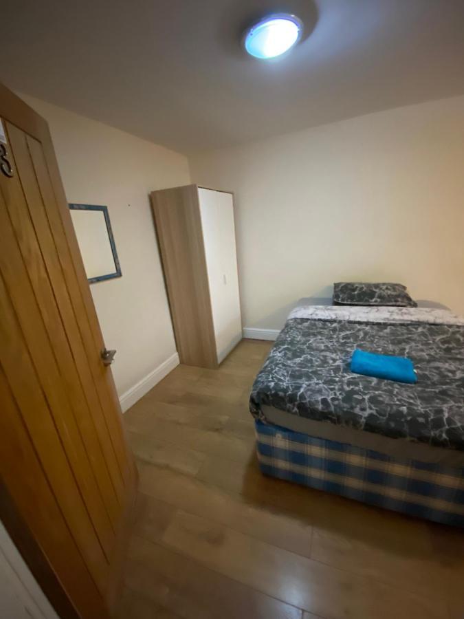Big Room Rusholme With Tv And Private Bathroom-Parking&Wifi Manchester Kültér fotó